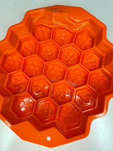 Load image into Gallery viewer, Bee Honeycomb silicone Cake Mould🐝
